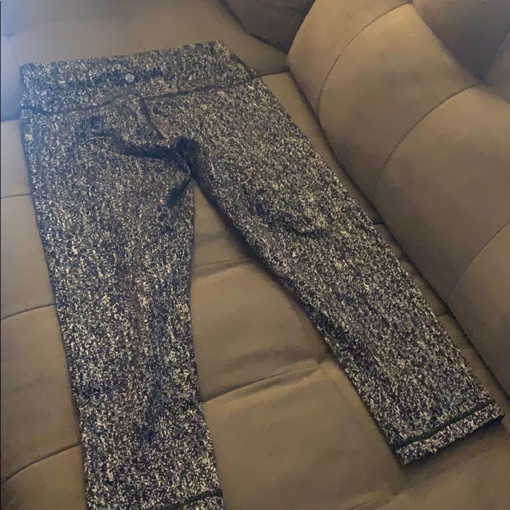 Lululemon crop multi color stretch pants